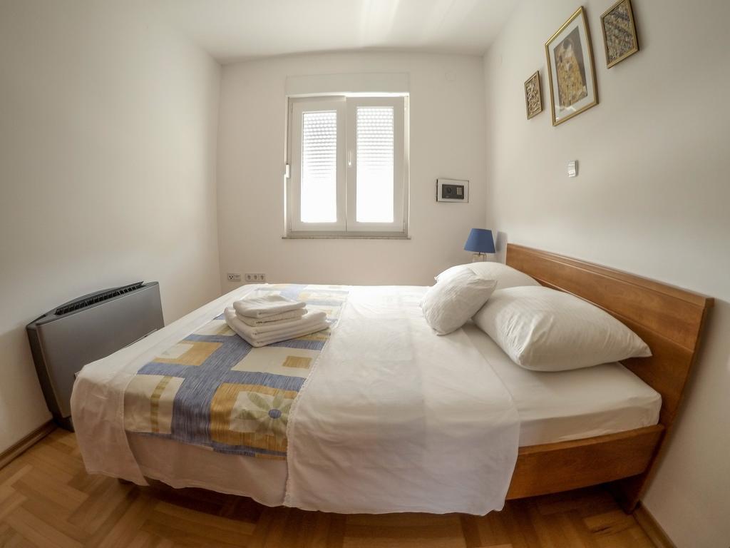 Apartments Car Kampor Pokoj fotografie